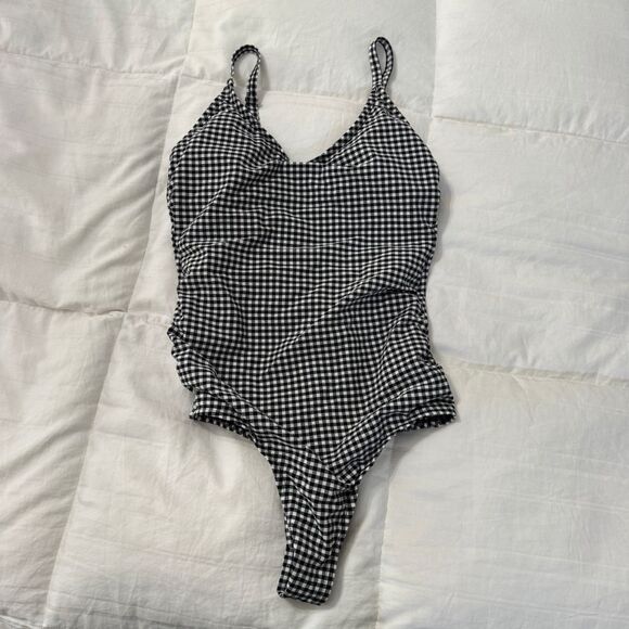Kona Sol One Piece Black and White Gingham Swimsuit with ruching on the sides-M - Picture 11 of 16
